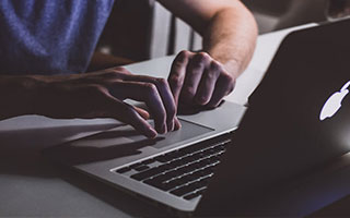 哈尔滨特朗普敦促通过法律手段将加密货币创新留在美国